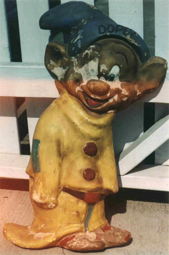 1939 Dopey composition store display